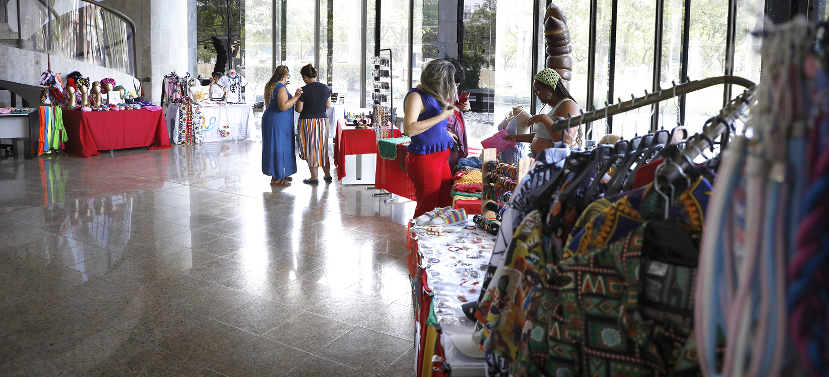 Acesse a notícia comleta: Feira de Empreendedoras Negras no TRF5 vai até quarta-feira (19/11) 