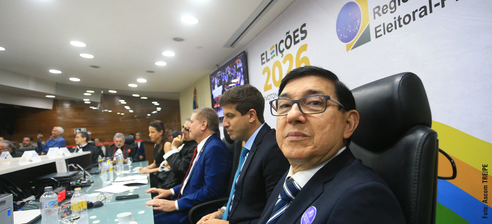 Acesse a notícia comleta: Roberto Machado prestigia posse de novo presidente do TRE-PE 