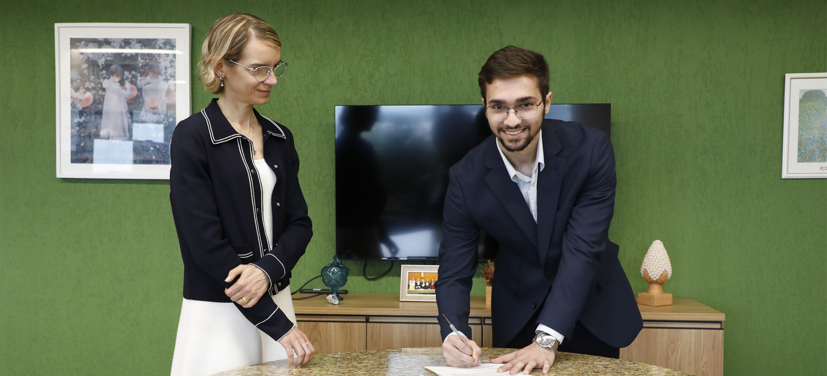 Acesse a notícia comleta: TRF5 empossa novo analista judiciário para a área de Estatística 