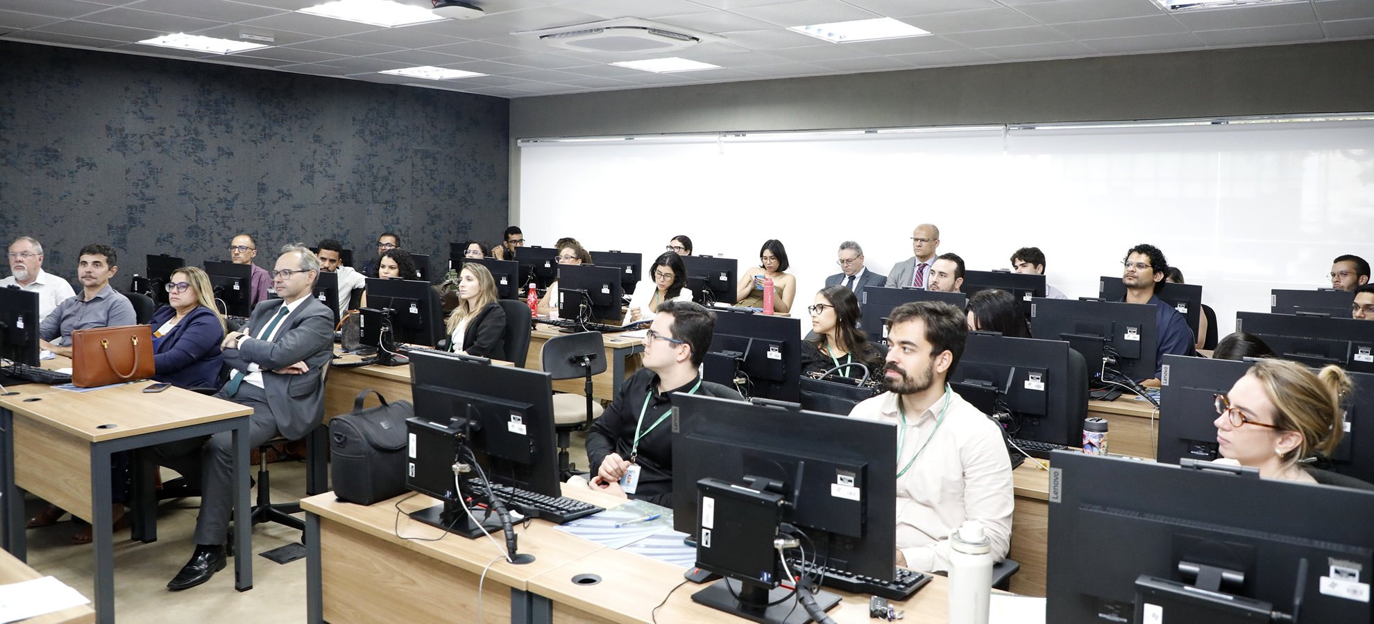 Acesse a notícia comleta: Servidores(as) da Oitava Turma do TRF5 recebem capacitação no PJe 2x